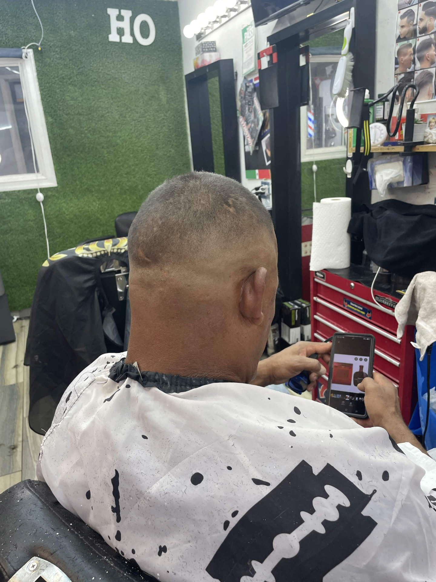 Muchachos Barber 9