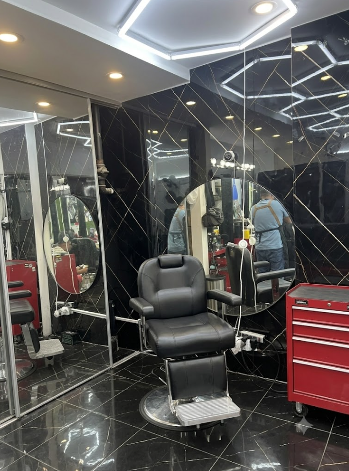 Muchachos Barber 3